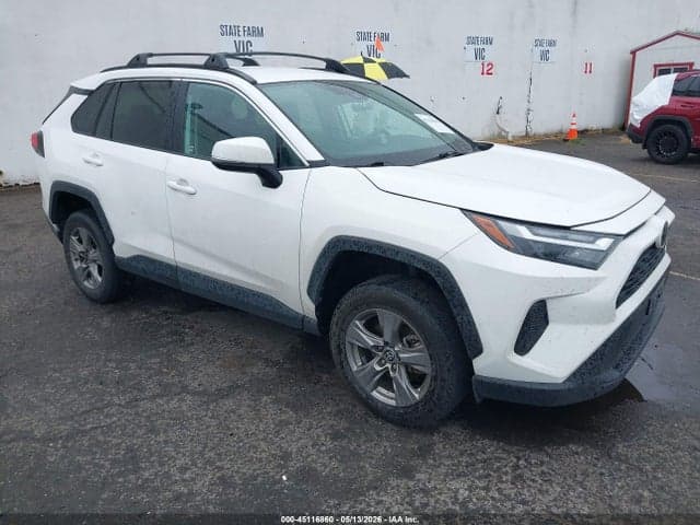 2023 TOYOTA RAV4 XLE 1