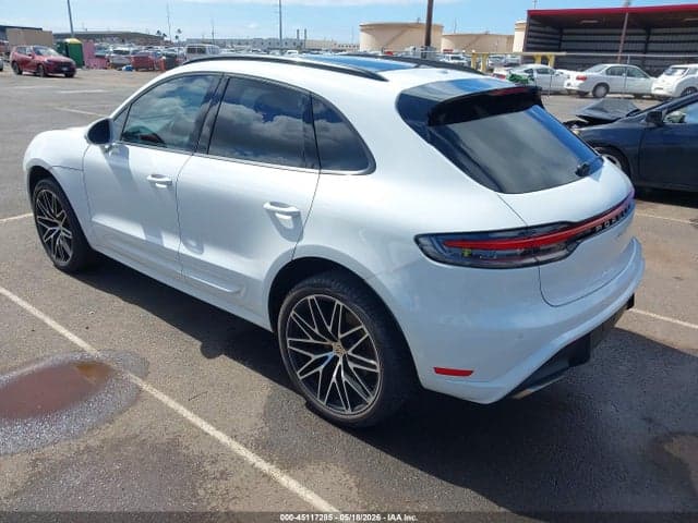 2024 PORSCHE MACAN T 3