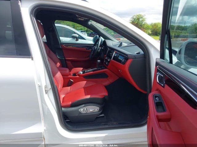 2024 PORSCHE MACAN T 5