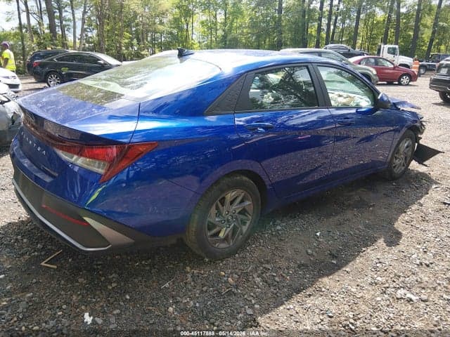 2024 HYUNDAI ELANTRA SEL 4