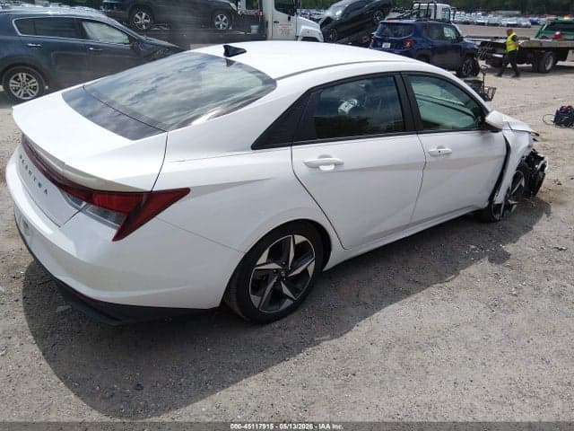 2023 HYUNDAI ELANTRA SEL 4