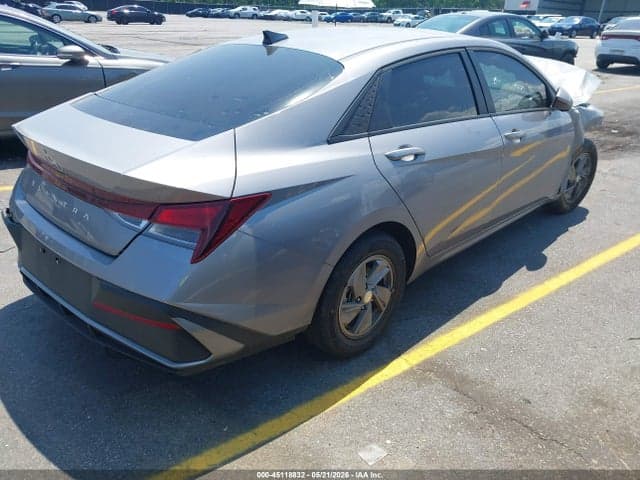 2025 HYUNDAI ELANTRA SE 4