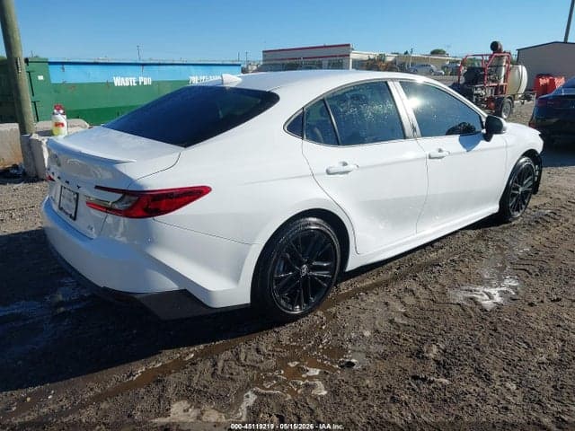 2026 TOYOTA CAMRY SE 4