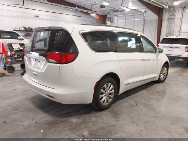 2017 CHRYSLER PACIFICA TOURING-L 4