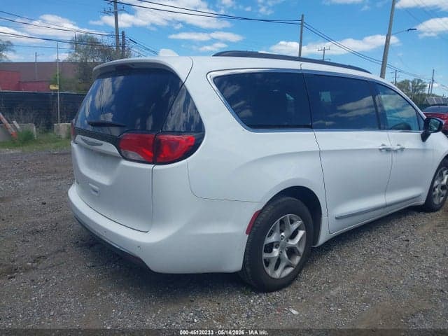 2017 CHRYSLER PACIFICA TOURING-L 4