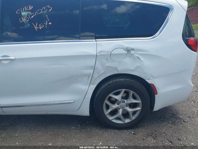 2017 CHRYSLER PACIFICA TOURING-L 6