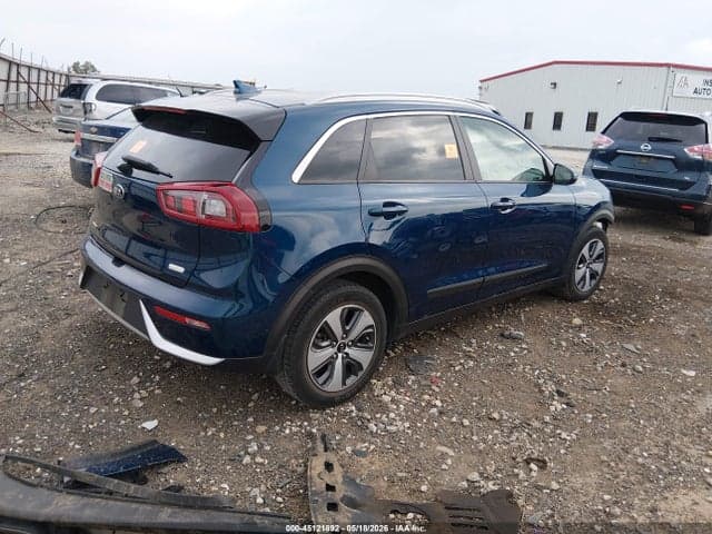 2017 KIA NIRO LX 4