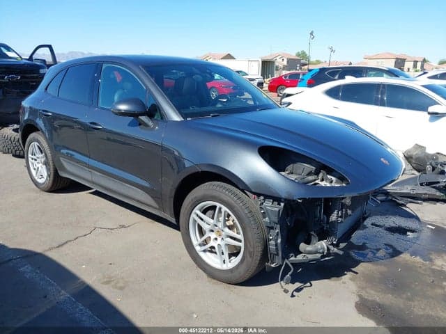 2017 PORSCHE MACAN - 1