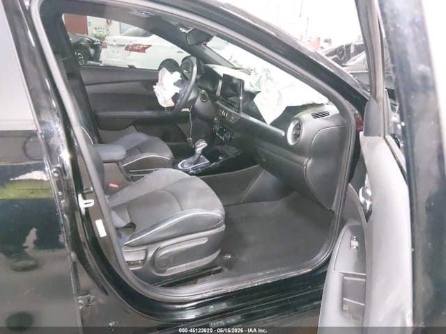2023 KIA FORTE GT-LINE 5