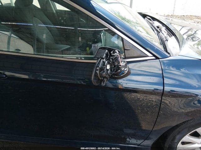 2019 TOYOTA CAMRY LE 18