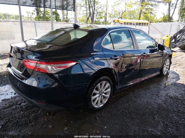 2019 TOYOTA CAMRY LE 4