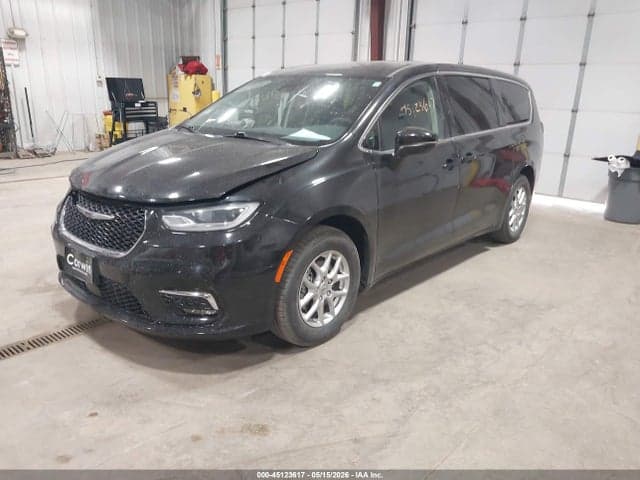 2023 CHRYSLER PACIFICA TOURING L 2