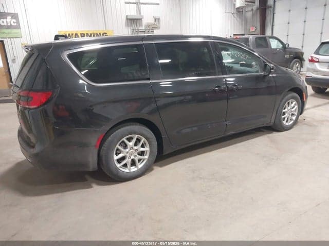 2023 CHRYSLER PACIFICA TOURING L 4