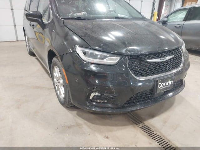 2023 CHRYSLER PACIFICA TOURING L 6
