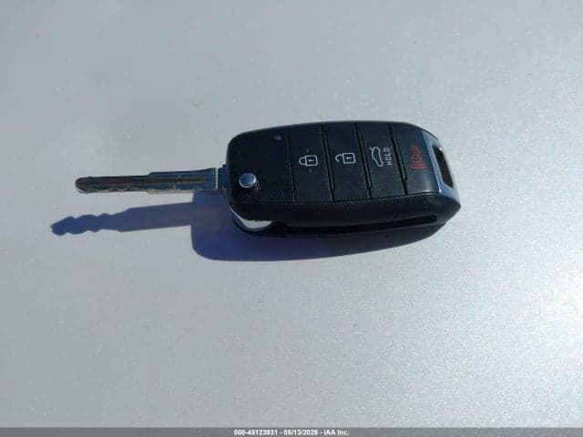 2017 KIA FORTE LX 11