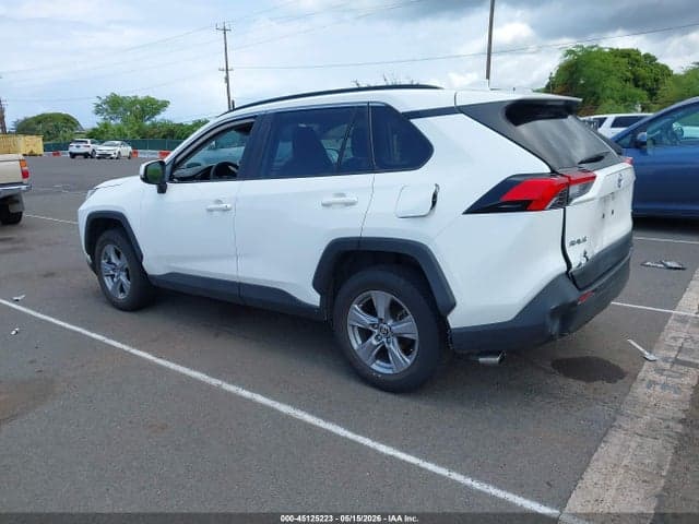 2025 TOYOTA RAV4 XLE 3