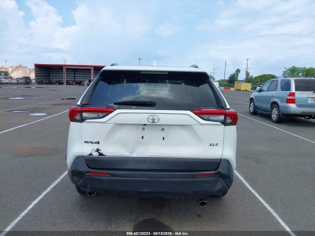 2025 TOYOTA RAV4 XLE 6