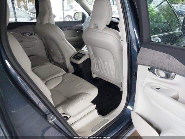 2023 VOLVO XC90 B6 PLUS 7-SEATER 8