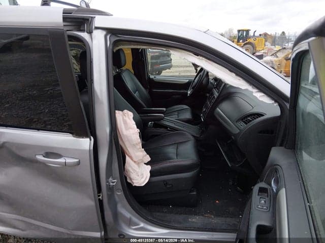 2018 DODGE GRAND CARAVAN GT 5