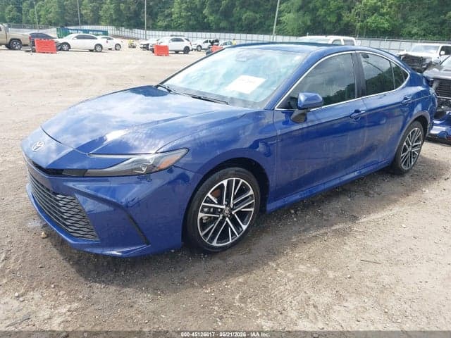 2025 TOYOTA CAMRY XLE 2