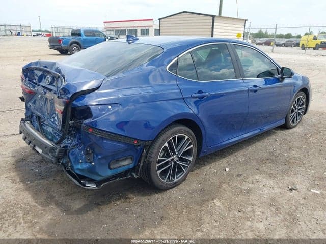 2025 TOYOTA CAMRY XLE 4