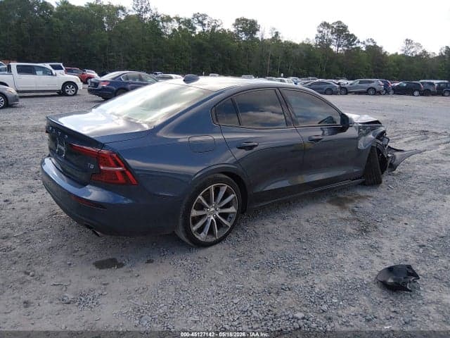 2021 VOLVO S60 T5 MOMENTUM 4