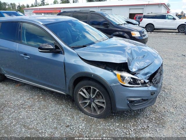2017 VOLVO V60 CROSS COUNTRY T5 6