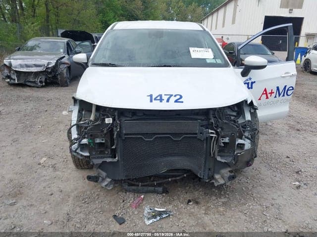 2023 CHRYSLER VOYAGER LX 6