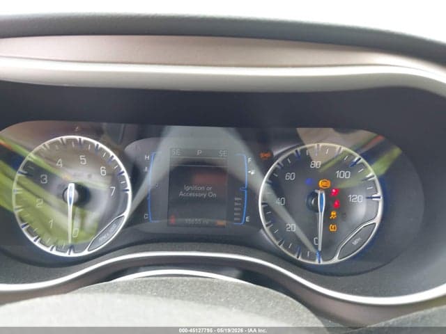2023 CHRYSLER VOYAGER LX 7