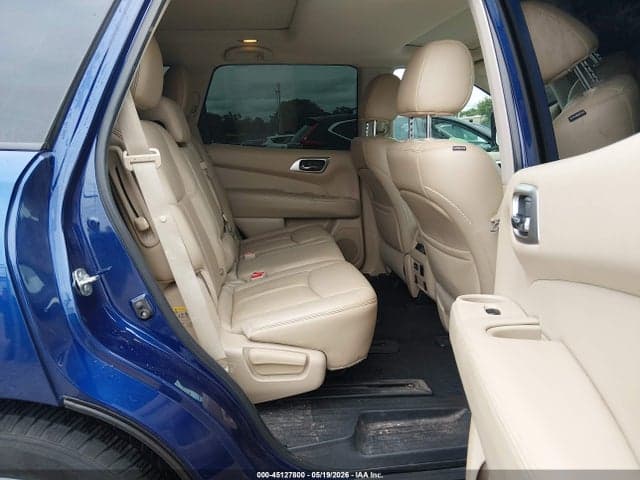 2017 NISSAN PATHFINDER SL 8