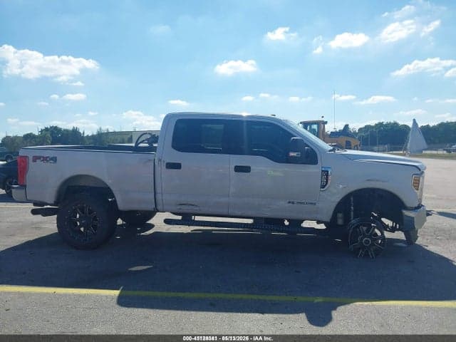 2019 FORD F-250 XLT 13