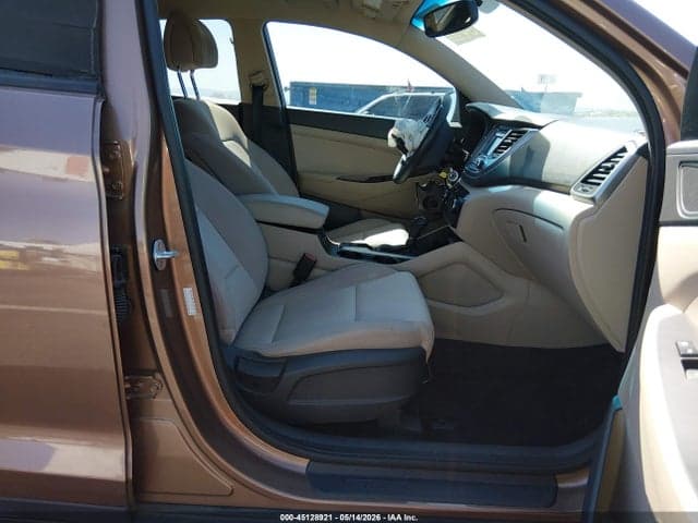 2017 HYUNDAI TUCSON SE 5