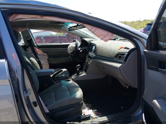 2017 HYUNDAI ELANTRA SE 6