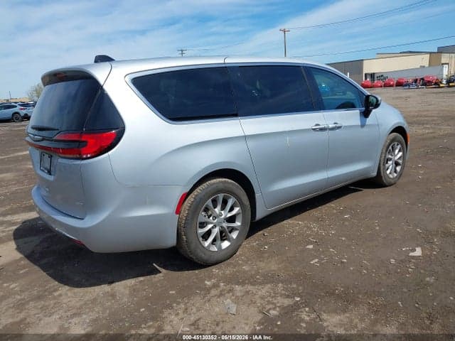 2023 CHRYSLER PACIFICA TOURING L 4