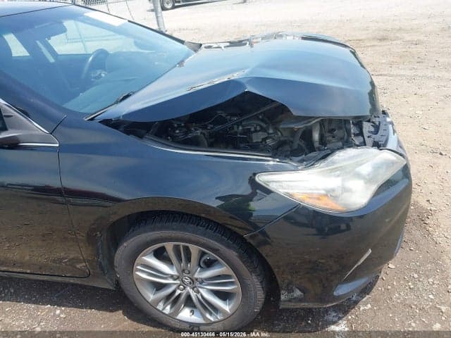 2017 TOYOTA CAMRY SE 19