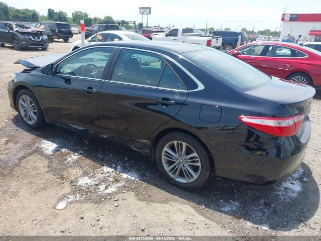 2017 TOYOTA CAMRY SE 3