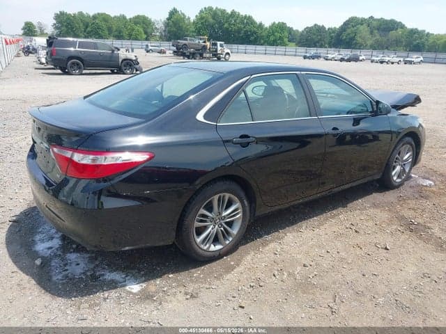 2017 TOYOTA CAMRY SE 4