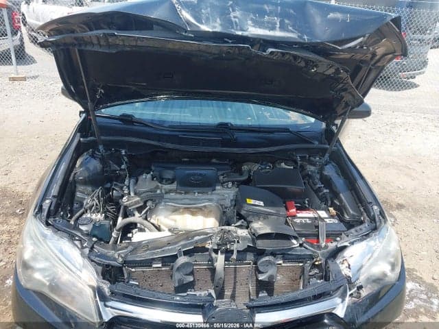 2017 TOYOTA CAMRY SE 10