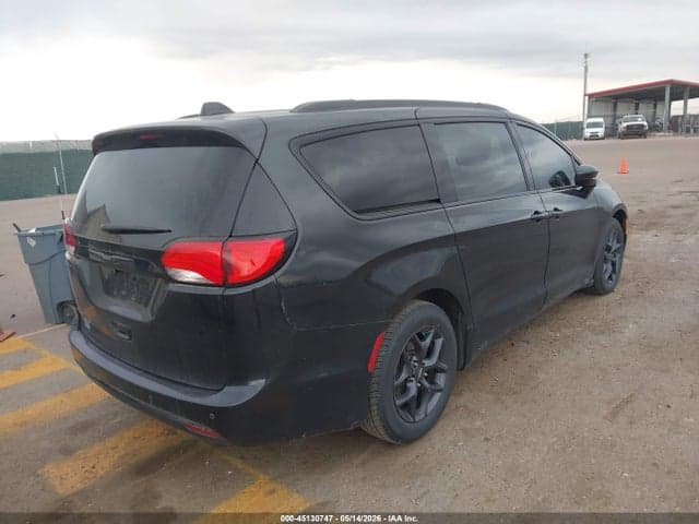 2019 CHRYSLER PACIFICA TOURING L 4