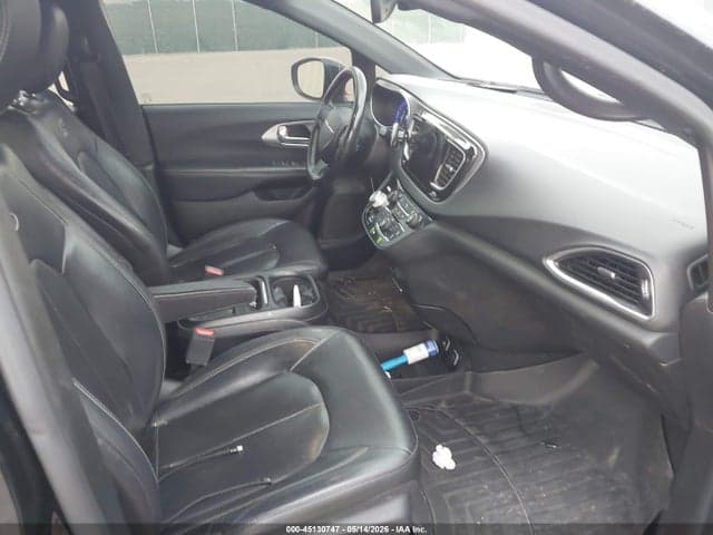 2019 CHRYSLER PACIFICA TOURING L 5