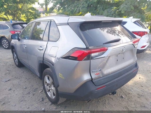 2021 TOYOTA RAV4 XLE 3