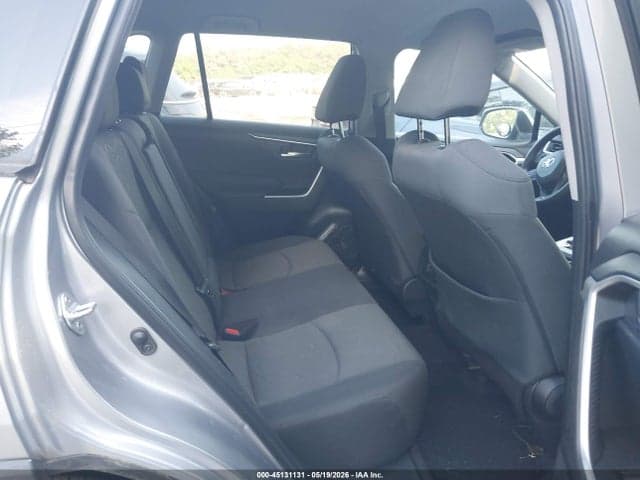 2021 TOYOTA RAV4 XLE 8