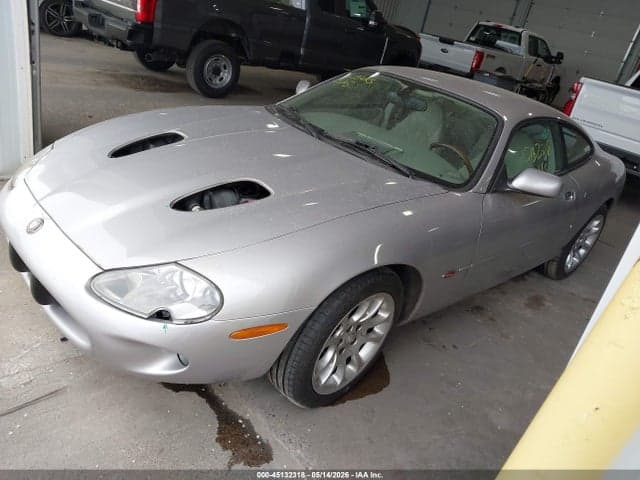 2000 JAGUAR XK8 2