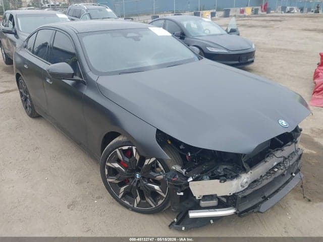 2026 BMW 550E XDRIVE 1