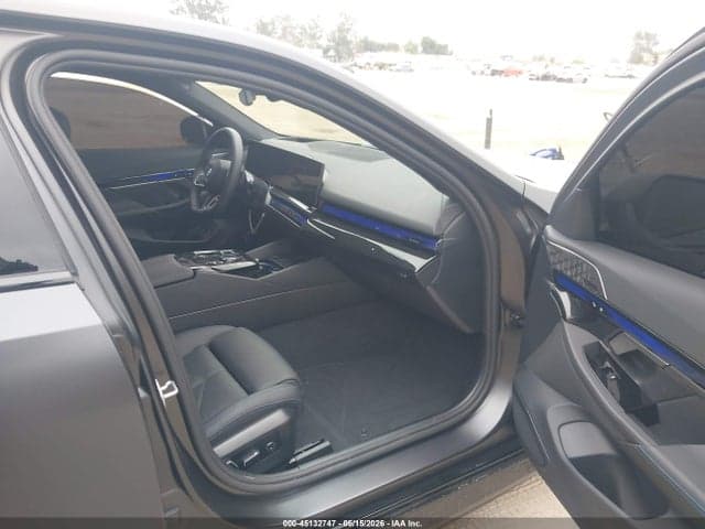 2026 BMW 550E XDRIVE 5