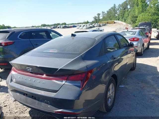 2023 HYUNDAI ELANTRA SE 4