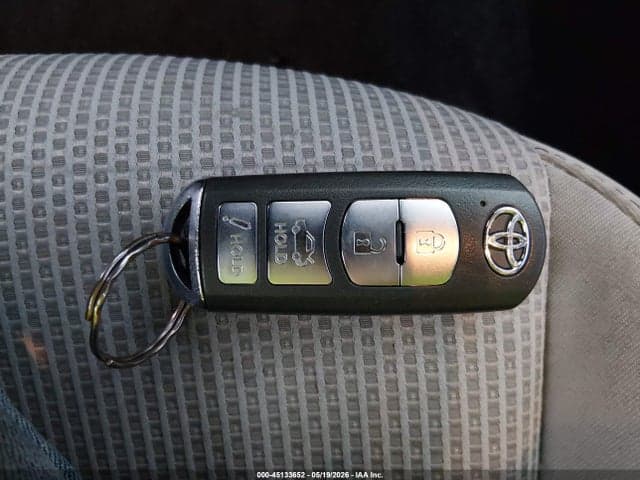 2019 TOYOTA YARIS LE 11