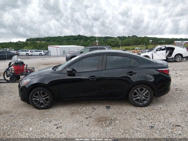 2019 TOYOTA YARIS LE 14