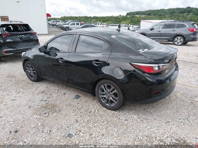 2019 TOYOTA YARIS LE 3