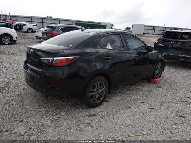 2019 TOYOTA YARIS LE 4